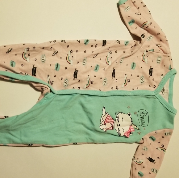 Baby Girl's Sleepers (2) Size 3-6 Months - Picture 10 of 16